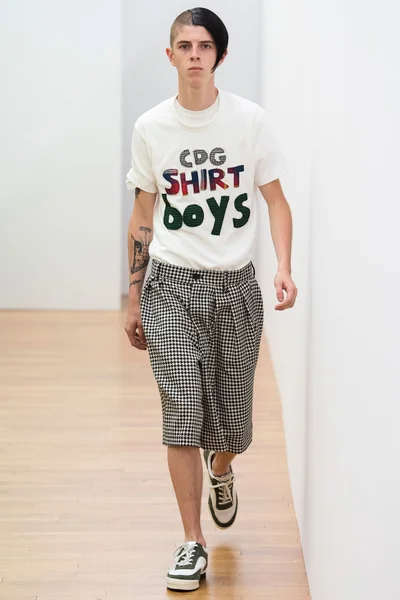 Look 3
